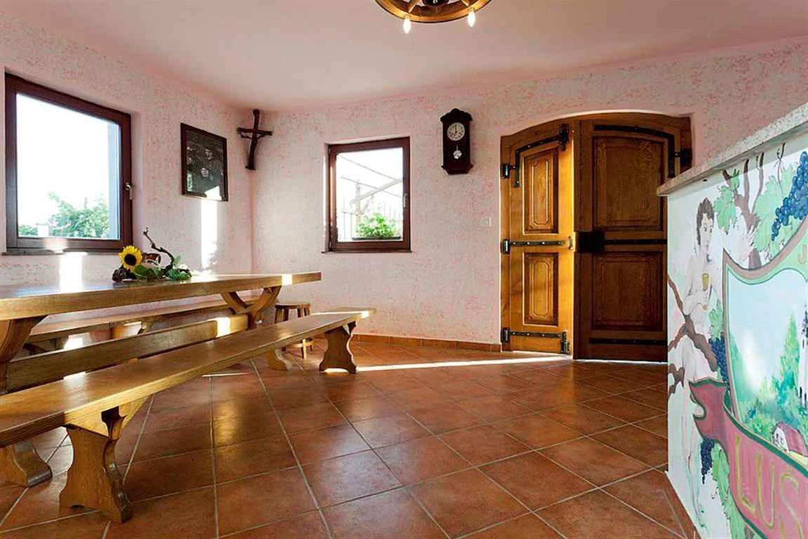 Holiday Home In Otocec Kranjska Krain 26062 Esterno foto