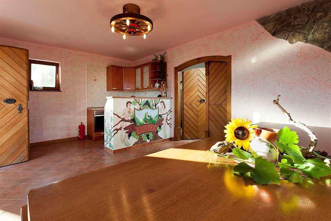 Holiday Home In Otocec Kranjska Krain 26062 Esterno foto